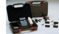 TENS PORTATILE CORREDATO DI VALIGETTA CONTENENTE DI 2 CAVETTI A 2 FILI, 1 BATTERIA A 9V, 1 TUBO DI GEL, 4 ELETTRODI RIUTILIZZABILI, MANUALE D'USO - Farmacia Castello Srl