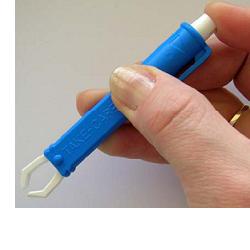 PINZETTA TOGLI ZECCHE IN PLASTICA BLISTER SINGOLO - Farmacia Castello Srl